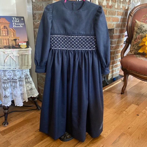 Handmade Hand smocked Girls Dress size 6/7 - Picture 6 of 16